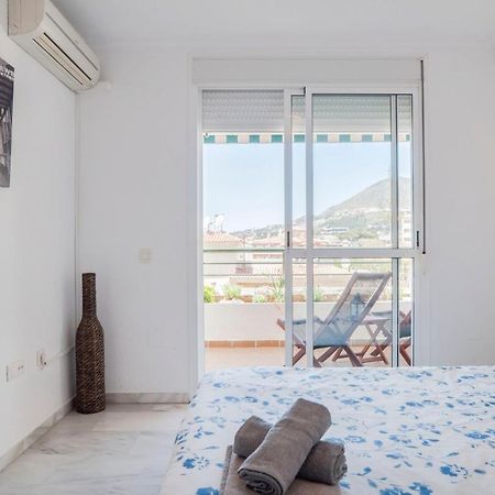 Apartamento Playaquebrada Apartment เบนัลมาเดนา ภายนอก รูปภาพ