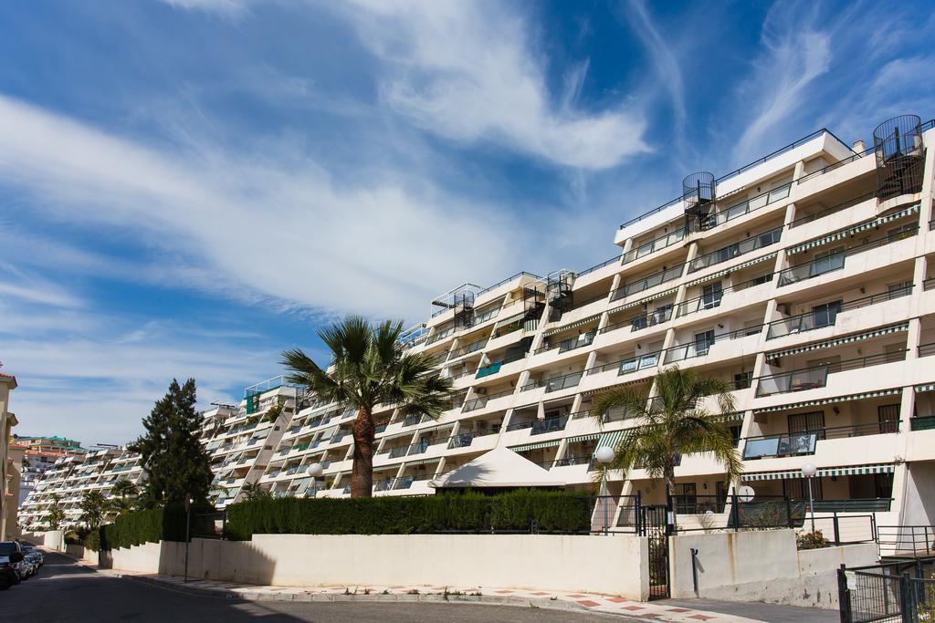 Apartamento Playaquebrada Apartment เบนัลมาเดนา ภายนอก รูปภาพ