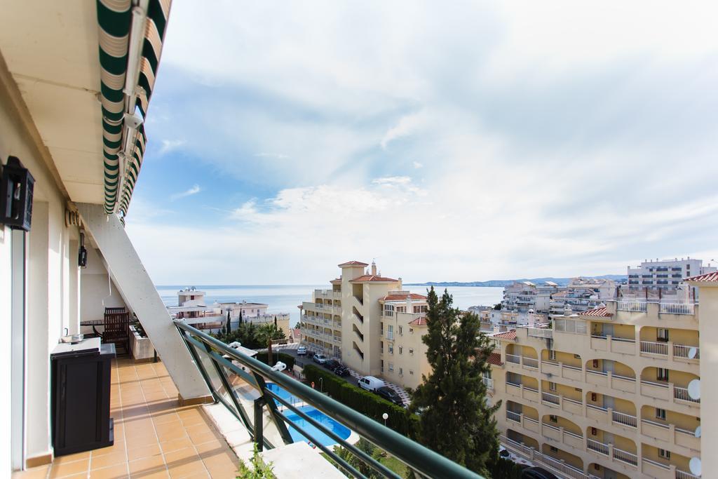 Apartamento Playaquebrada Apartment เบนัลมาเดนา ภายนอก รูปภาพ