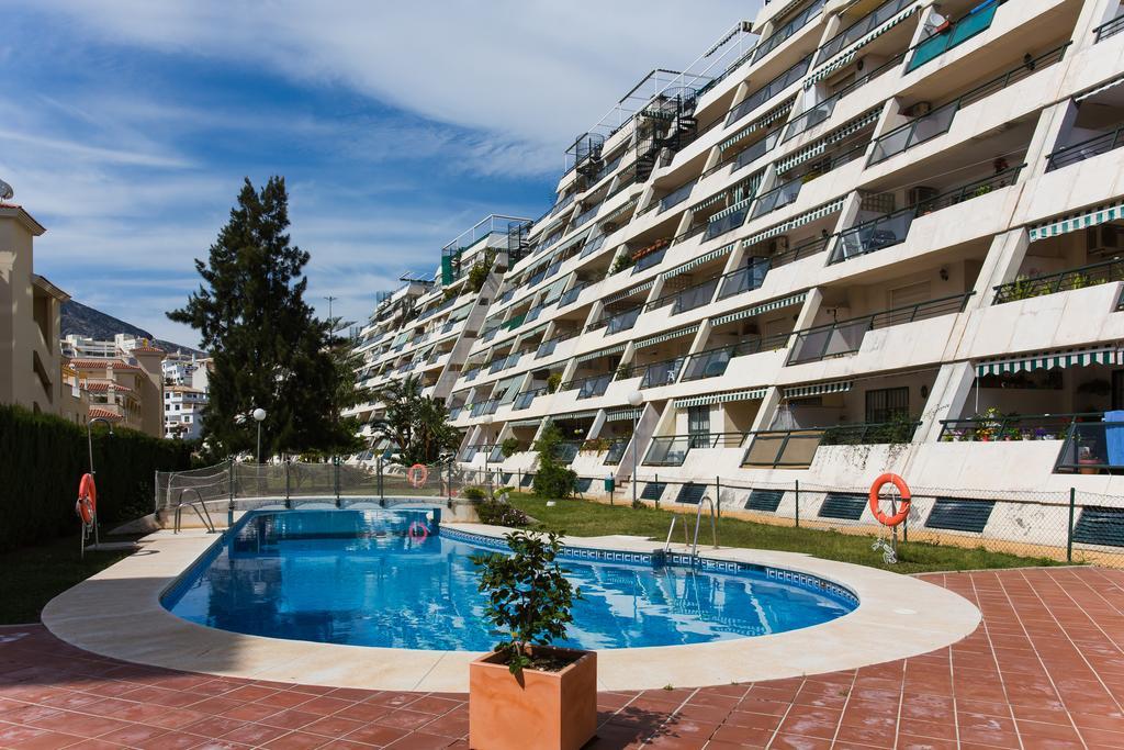 Apartamento Playaquebrada Apartment เบนัลมาเดนา ภายนอก รูปภาพ