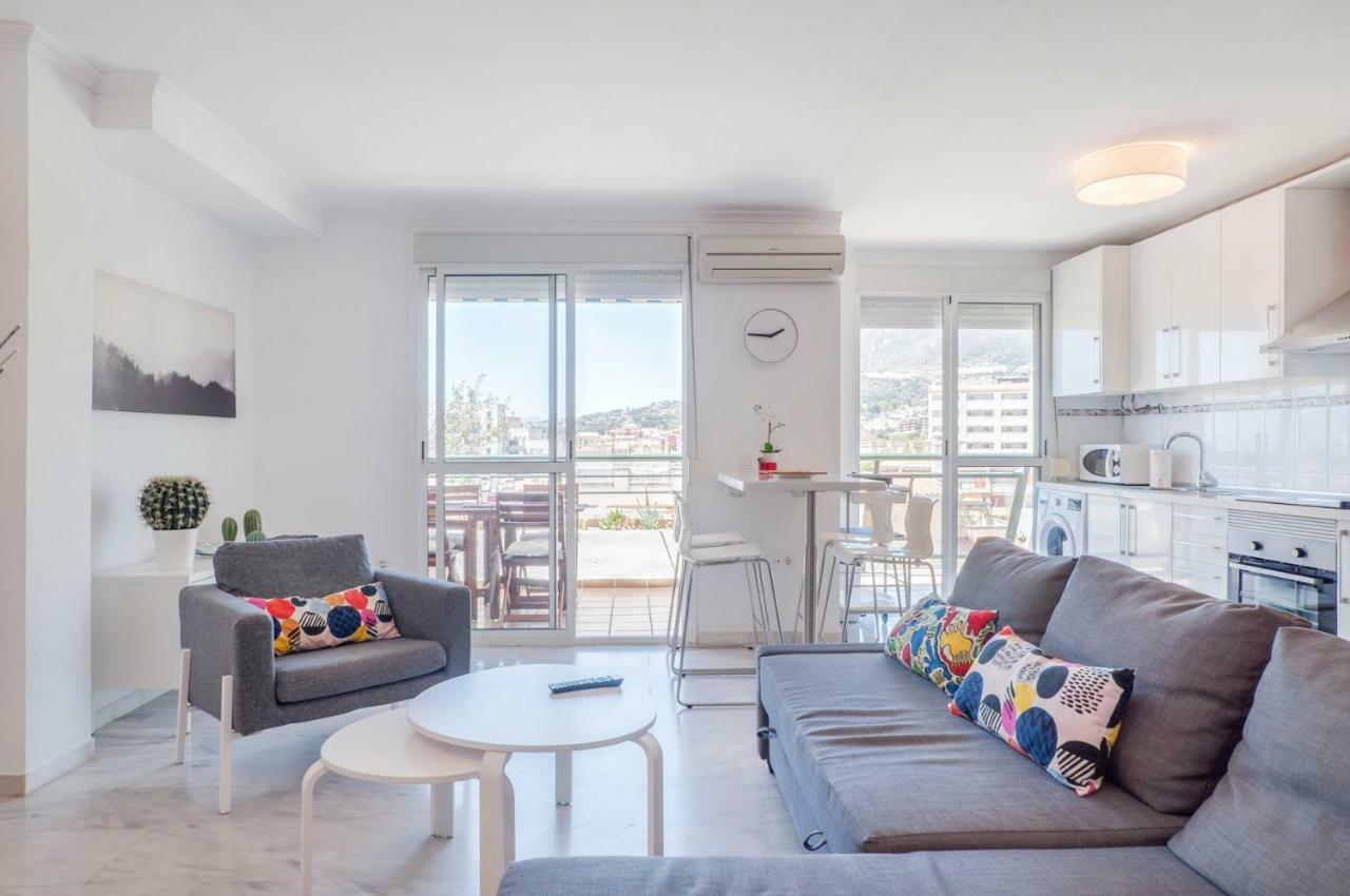 Apartamento Playaquebrada Apartment เบนัลมาเดนา ภายนอก รูปภาพ
