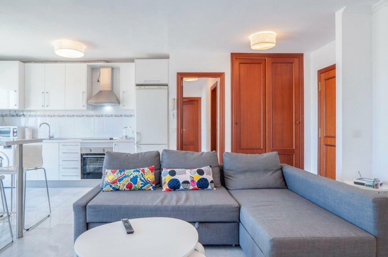 Apartamento Playaquebrada Apartment เบนัลมาเดนา ภายนอก รูปภาพ