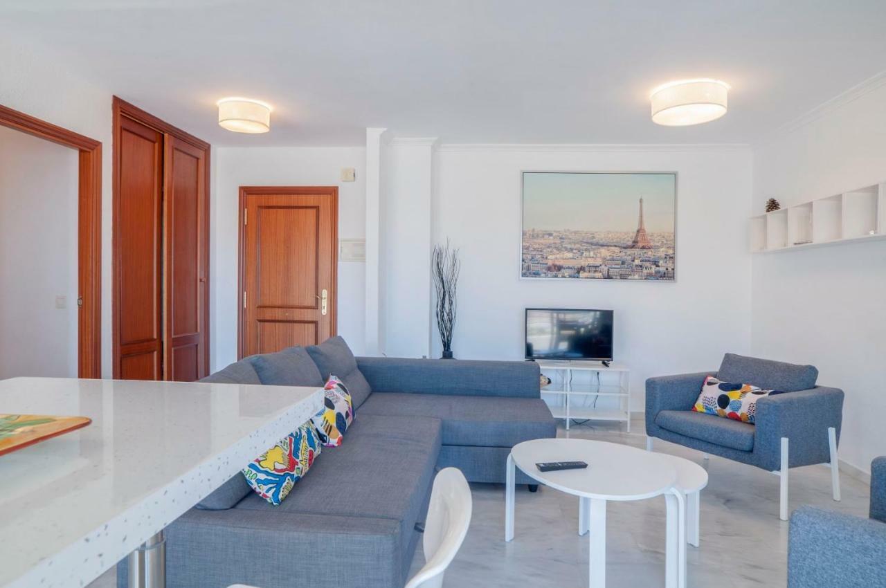 Apartamento Playaquebrada Apartment เบนัลมาเดนา ภายนอก รูปภาพ