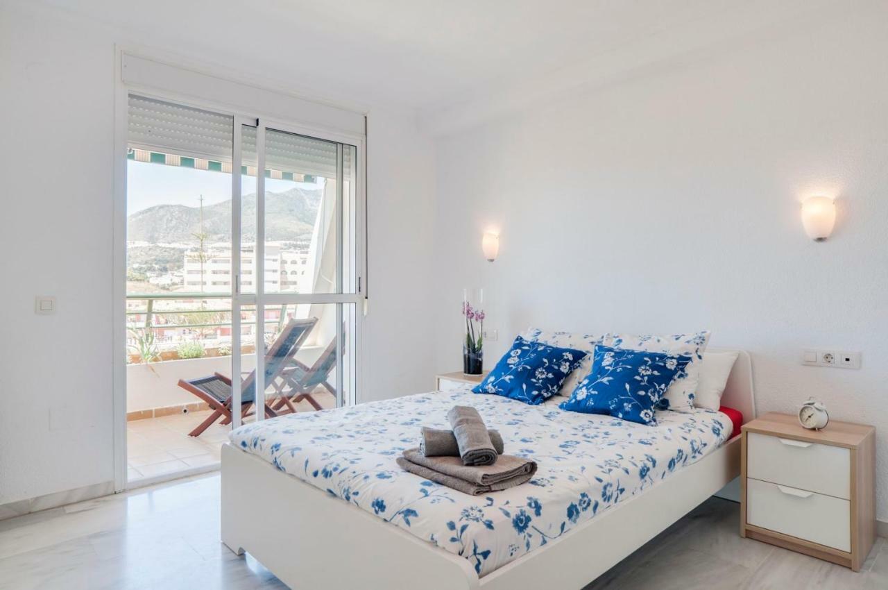 Apartamento Playaquebrada Apartment เบนัลมาเดนา ภายนอก รูปภาพ