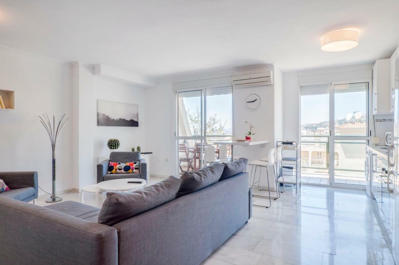 Apartamento Playaquebrada Apartment เบนัลมาเดนา ภายนอก รูปภาพ