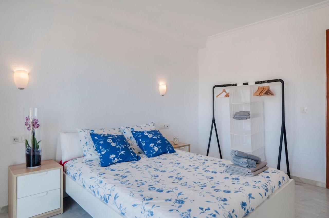 Apartamento Playaquebrada Apartment เบนัลมาเดนา ภายนอก รูปภาพ
