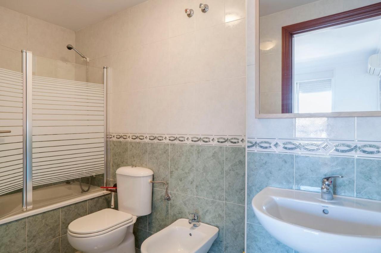 Apartamento Playaquebrada Apartment เบนัลมาเดนา ภายนอก รูปภาพ