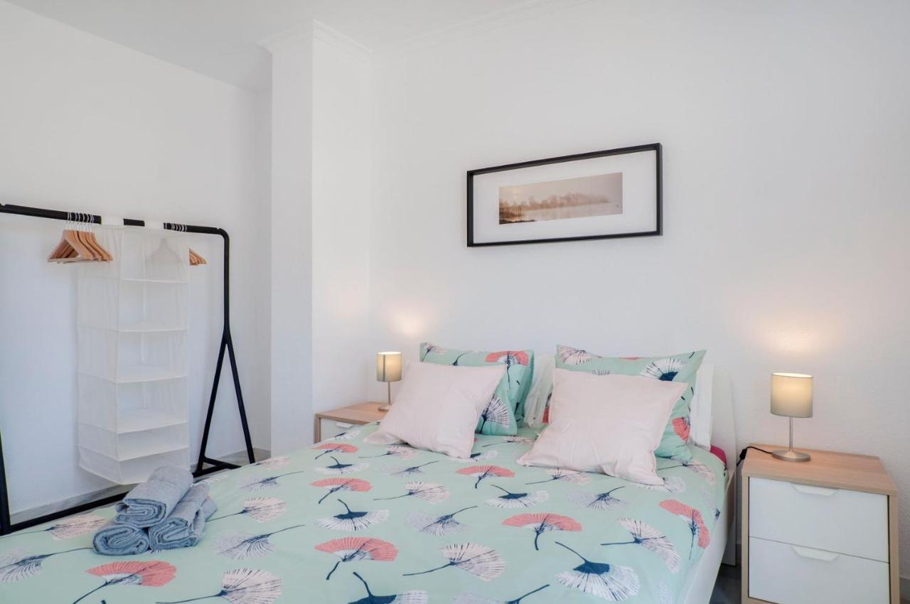 Apartamento Playaquebrada Apartment เบนัลมาเดนา ภายนอก รูปภาพ