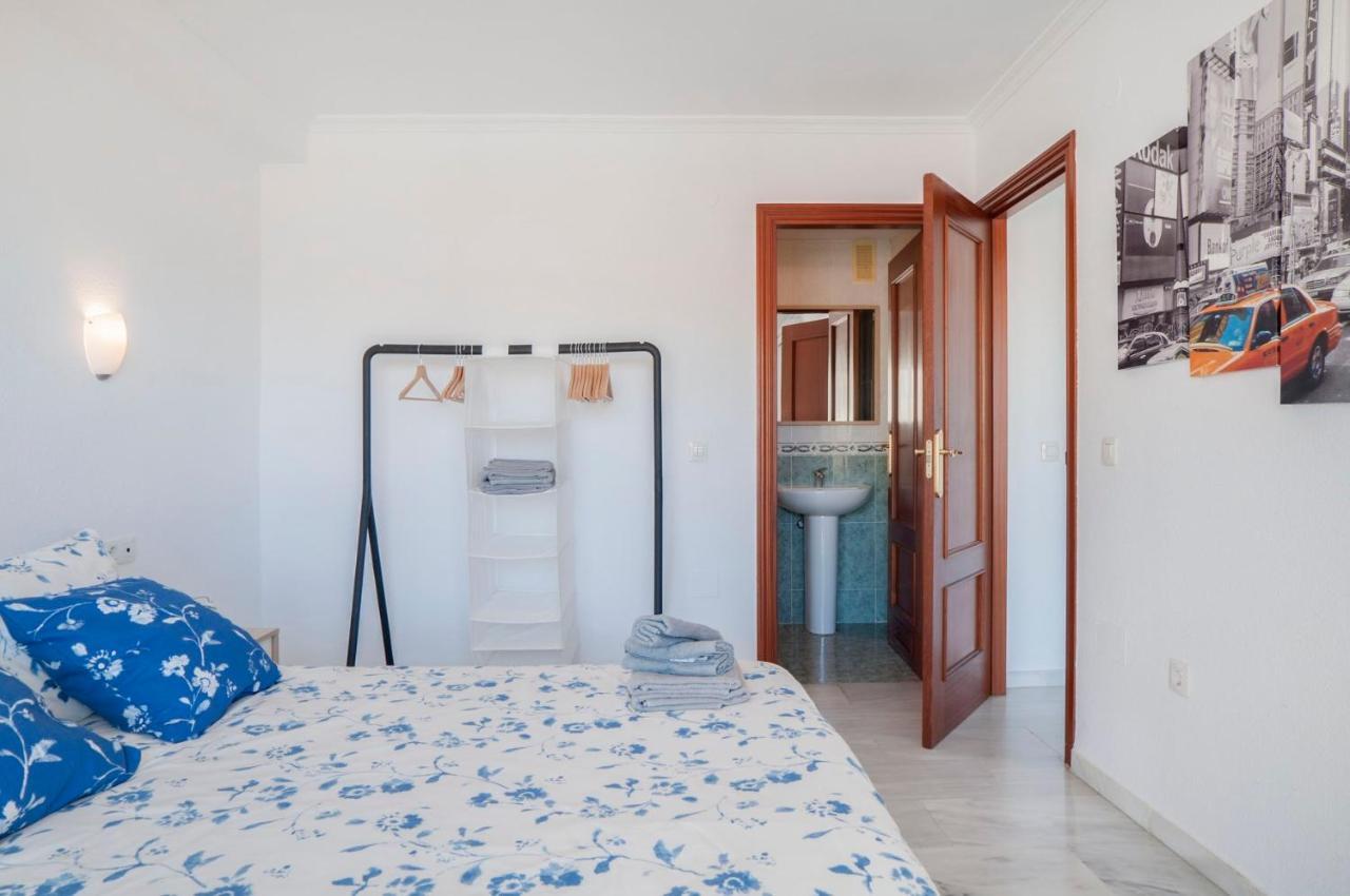 Apartamento Playaquebrada Apartment เบนัลมาเดนา ภายนอก รูปภาพ